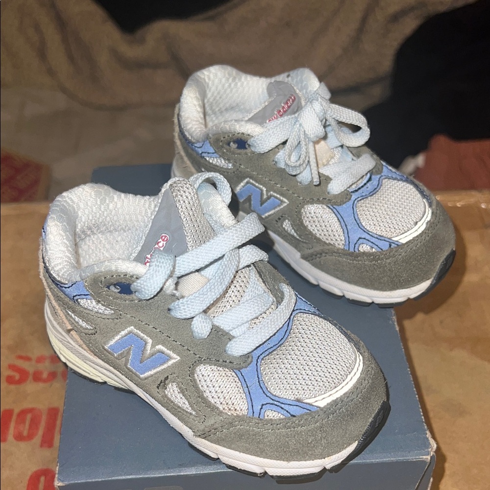 New Balance 990v3
